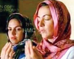 Meltem Cumbul... HİNT FİLMİNDE NAMAZ KILDI!