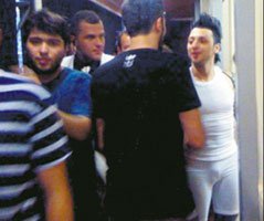 Hayko Cepkin... PAÇALI DONUYLA İNTERNETİN YENİ FENOMENİ!