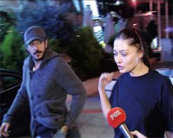 Nurgül Yeşilçay... BÖYLE KOMŞU DOSTLAR BAŞINA!