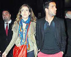 Arda Turan-Sinem Kobal... AYRILIK HABERLERİNİ CANLI YAYINDA YALANLADILAR!