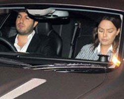 Ebru Gündeş... TATLISES ÇİFTİNE TEBRİĞE GİTTİ!