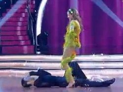 "Yok Böyle Dans"... AŞKIN NUR YENGİ SEKSİ DANSIYLA BÜYÜLEDİ!