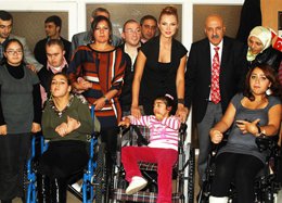 Yelda Başaran?  SANDALYELER ROTARY'DEN DAĞITIMI YELDA'DAN