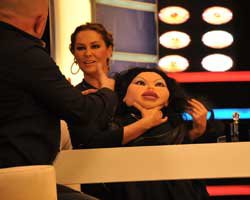 "Hülya Avşar Show"... BAYRAM HEDİYESİ "BÜLENT ERSOY KUKLASI"!