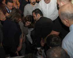 Ferhat Göçer... SAHNEDE İKİ MESLEĞİNİ BİRDEN YAPTI!!