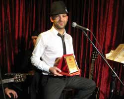 Murat Evgin... ŞEHİT AİLELERİNE ANLAMLI BAĞIŞ!