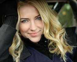 Burcu Esmersoy... 400 BİN TL'YE DONDURMA YALAYACAK!