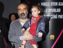 Yılmaz-Rodin  Erdoğan? BABA OĞUL FELEKTEN BİR GÜN!..