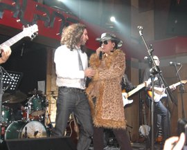 Özlem Tekin... MÜZİĞE "BADEM"LE DÖNDÜ!..