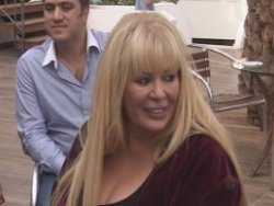 Zerrin Özel... ÖZEL HEMŞİRE NEZARETİNDE TABURCU OLDU!