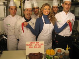 Esra Sönmezer?  EKRAN KIZI "DALYA" DEDİ?