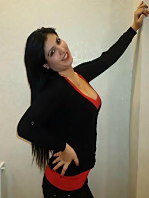 Funda Cansın?ŞÖHRET OLMAK İÇİN VÜCUMU SERGİLEYEMEM!