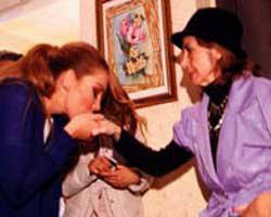 Petek Dinçöz... BEHİYE AKSOY'A ANLAMLI ZİYARET!