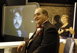 Devlet Tiyatrolarında yeni bir oyun..."VE HEP BİRLİKTE SOLDAN ÇIKARLAR" !