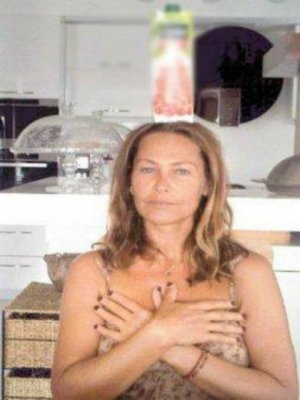 Hülya Avşar...ZEHRA ANNESİNİN KARİZMASINI ÇİZDİ !