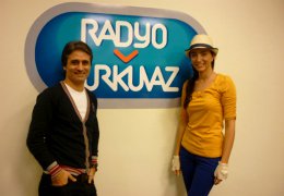 Öykü Gürman...SEVGİLİYE ŞARKIYLA MESAJ!