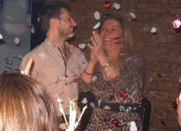 Çağdaş Mülayim? DOĞUM GÜNÜNÜ SAHNEDE KUTLADI?