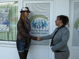 Magazinkolik özel-KKTC/ Tuğba Özay? KADIN ŞİDDETİNE YAVRUVATAN'DA DA "HAYIR!"