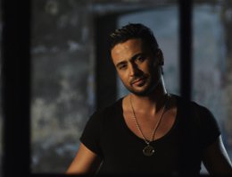 Ozan? FUTBOLDAN GELDİ, 4. ALBÜMÜNÜ ÇIKARDI?