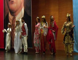 Tarkan Acar Ajans...HÜRREM SULTAN 'IN KIYAFETLERİNİ TANITTILAR !