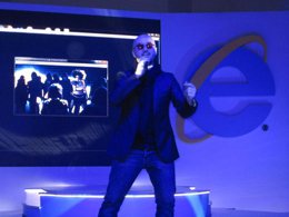 Bedük? INTERNET EXPLORER 9 İLE İNTERAKTİF KLİP !..