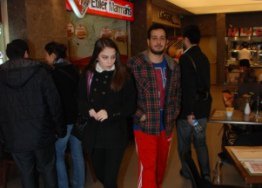 Sarp Apak-Eda Dedova... HAVADA AŞK KOKUSU VAR