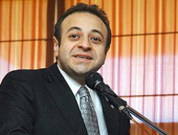 Egemen Bağış... TWITTER'DA 'SARKO'YA KAPAK OLSUN' DEDİ...