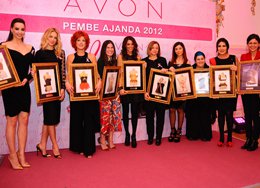 "Pembe Ajanda"...15 ÜNLÜ KADINI BİR ARAYA GETİRDİ!