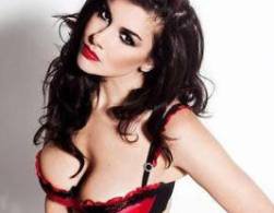 MANCHESTER UNITED'LI FUTBOLCUNUN SEVGİLİSİNDEN SEKSİ NOEL ANNE POZLARI