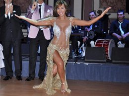 Asena... DANSÖZLÜĞE DÖNÜŞÜ GÖRKEMLİ OLDU!..