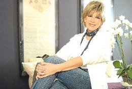 Filiz Akın... KANSERLi ÜNLÜLERi YALNIZ BIRAKMIYOR!