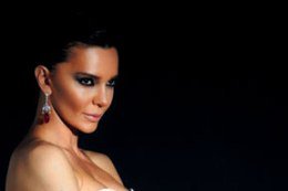 Hande Ataizi... 2012 ŞANS GETİRDİ!