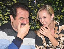 İbrahim Tatlıses... BASIN TOPLANTISINA BAŞINDAKİ AMELİYAT İZİ DAMGA VURDU...