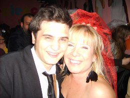 Ebru Aydın? KINA GECESİ YAPTI, AMERİKA'YA UÇTU...