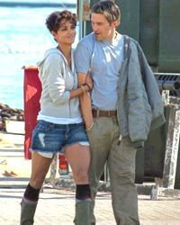 Halle Berry... NİŞANLANDI!