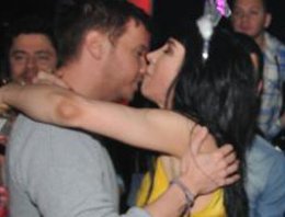 Hande Yener...100 BİN LİRALIK HEDİYE!