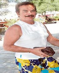 Orhan Gencebay... HAVALİMANINDA OYUNU KULLANAMADI!