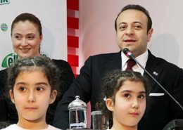 Ceyda Düvenci - Egemen Bağış...''DÜNYA'YI TEMİZ ELLE!