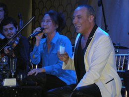 Özel Haber / Demet Akbağ? MÜŞTERİ OLARAK GİTTİ, GAZİNOYU KAHKAHAYA BOĞDU?