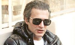 Teoman...BEBEK'TE YENİ İMAJIYLA GÖRÜNTÜLENDİ.