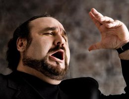 Hakan Aysev?  ONUR ÖDÜLÜ ALACAK?