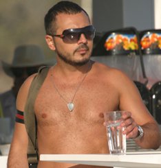 Rober Hatemo... BODRUM'DA KAMERALARA MAYOSUZ YAKALANDI...