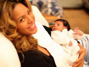 Beyonce....1 AYLIK BEBEĞİ'NİN FOTOĞRAFLARI İLK KEZ İNTERNETTE YAYINLANDI!..