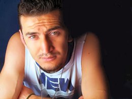 Murat Gemlik (Dj Murad)? KENDİ PİŞİRİYOR, KENDİ YİYOR!...