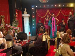 "Alemin Kıralı"? JÜLİDE PAVYONA DÜŞÜYOR!..