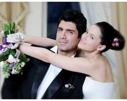 Özcan Deniz - Fahriye Evcen... SONUNDA  GELİN-DAMAT OLDULAR!