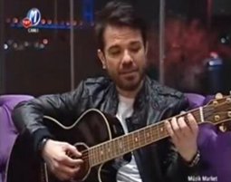 Kenan Doğulu?  BABASI İÇİN YAZDIĞI DUYGU YÜKLÜ ŞİİRİ İLK KEZ TRT MÜZİK'TE OKUDU?