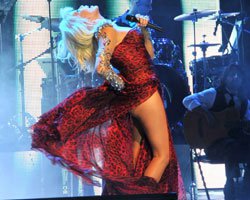 Ajda Pekkan... ANADOLU YAKASINI "YAKTI GEÇTİ"!