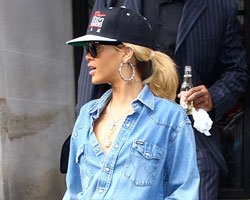 Rihanna... SAÇLARI 23 BİN DOLARA MAL OLDU!