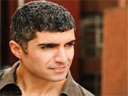 Özcan Deniz...VURULDUĞU OTELE DAVA AÇIYOR!